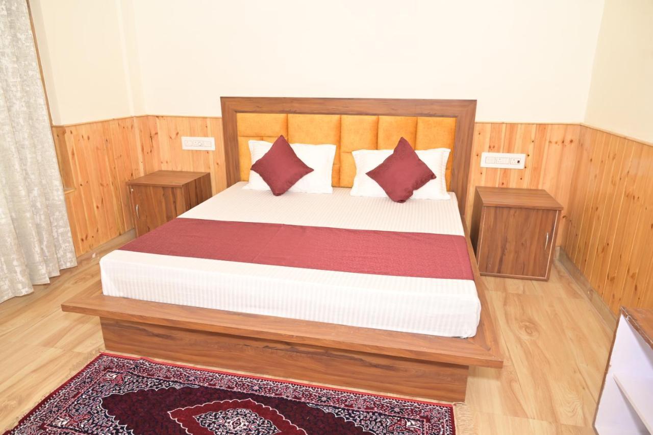 Hotel Royal Galaxy Tirthan Banjār Eksteriør bilde