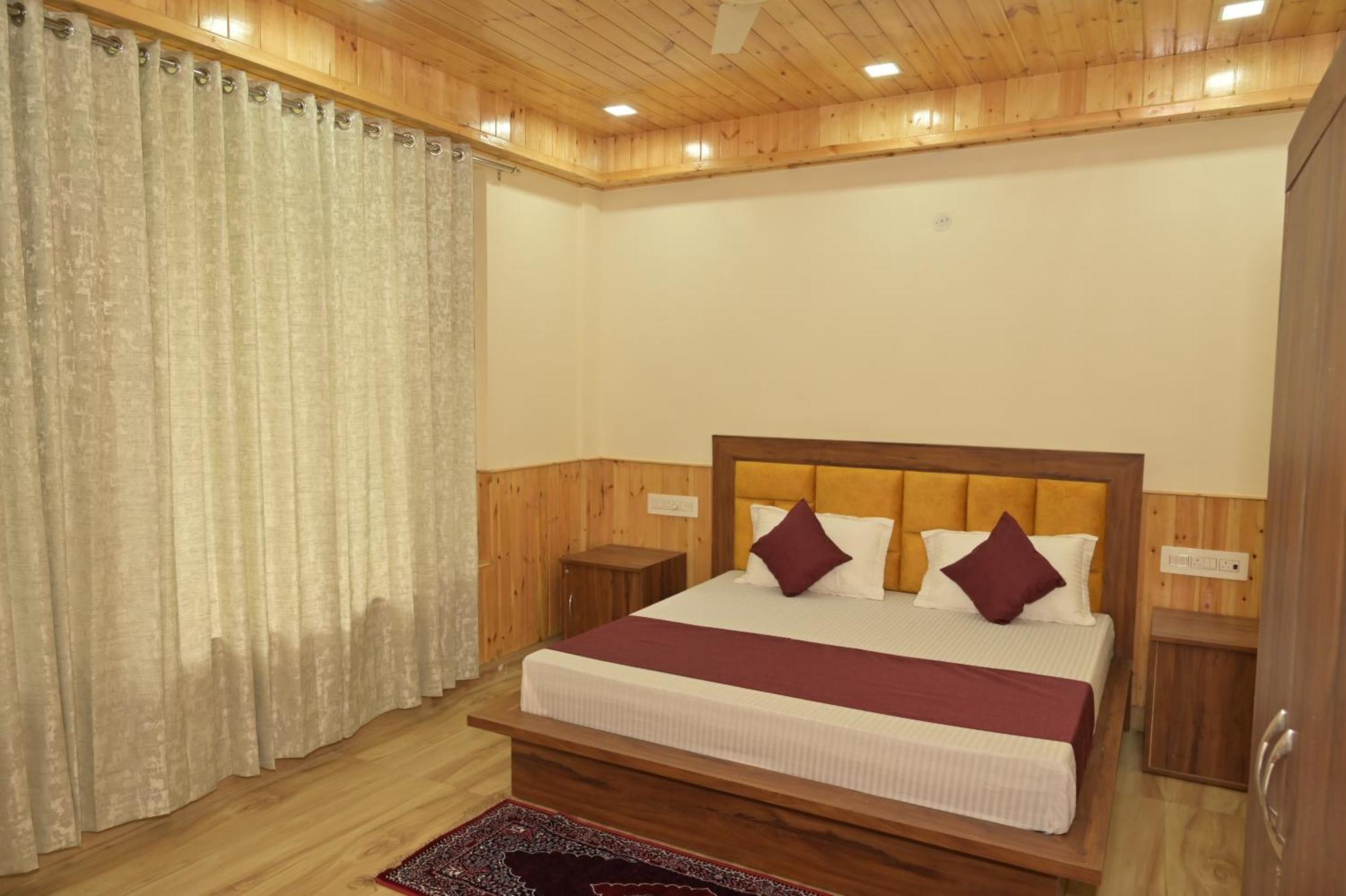 Hotel Royal Galaxy Tirthan Banjār Eksteriør bilde