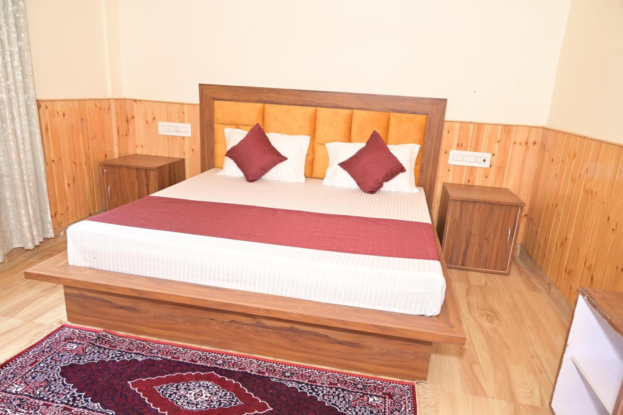 Hotel Royal Galaxy Tirthan Banjār Eksteriør bilde