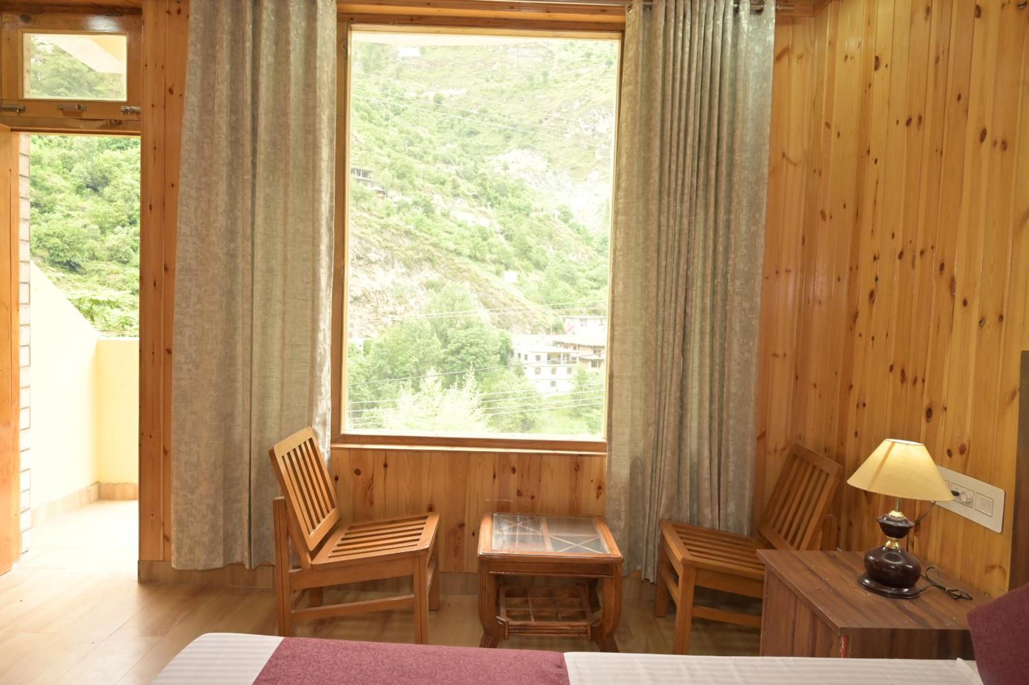 Hotel Royal Galaxy Tirthan Banjār Eksteriør bilde