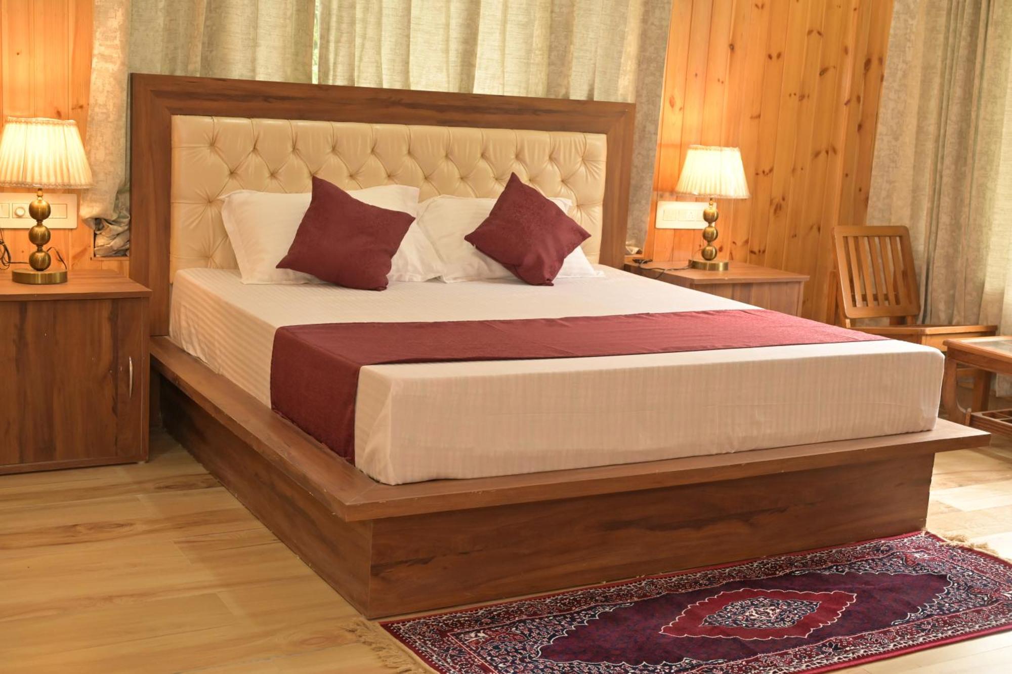 Hotel Royal Galaxy Tirthan Banjār Eksteriør bilde