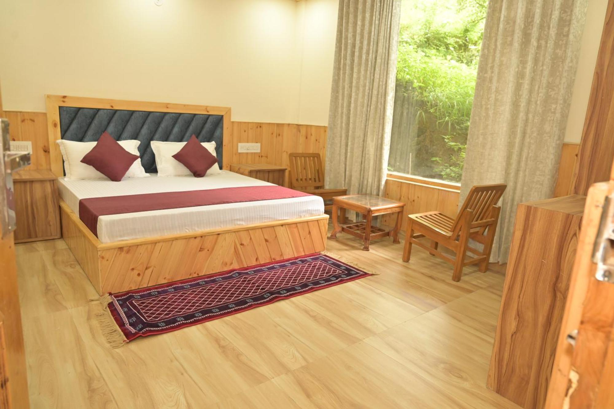 Hotel Royal Galaxy Tirthan Banjār Eksteriør bilde