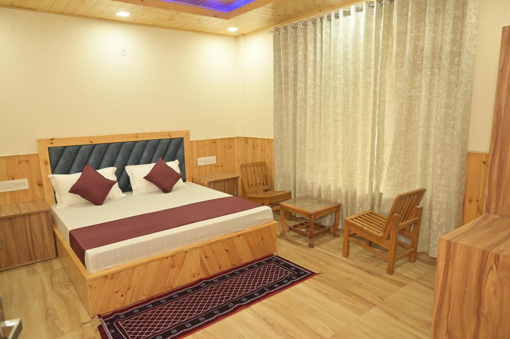 Hotel Royal Galaxy Tirthan Banjār Eksteriør bilde