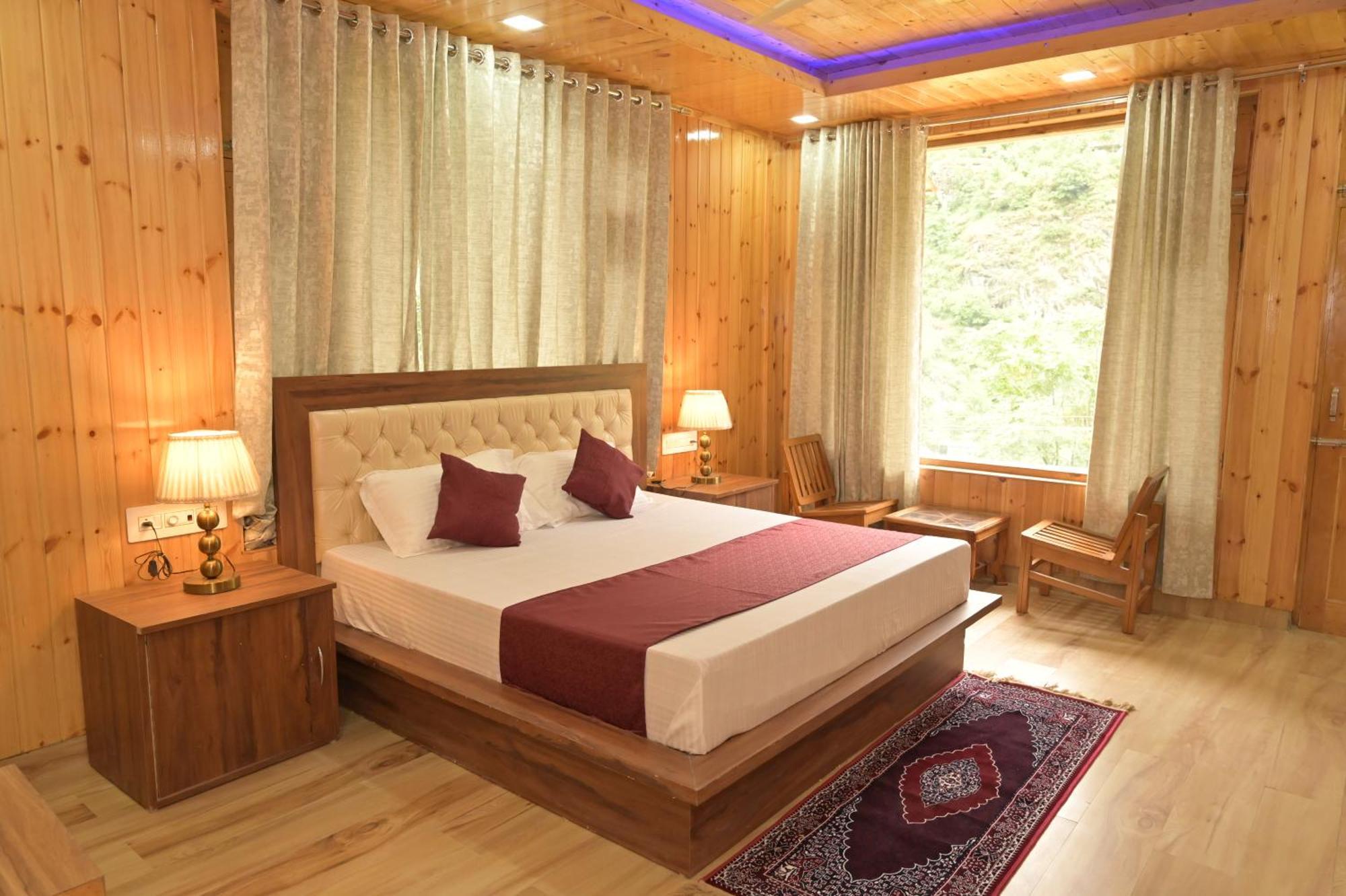 Hotel Royal Galaxy Tirthan Banjār Eksteriør bilde