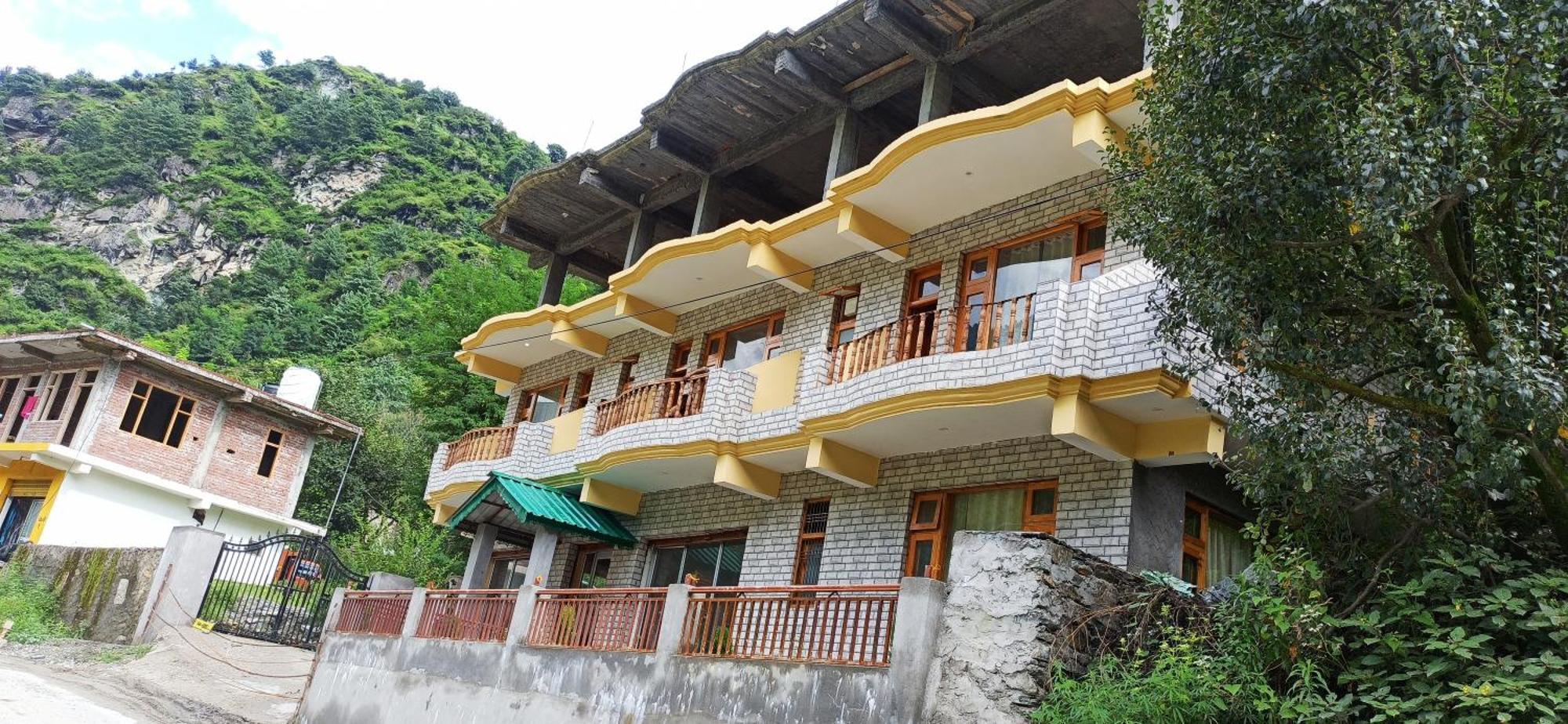 Hotel Royal Galaxy Tirthan Banjār Eksteriør bilde