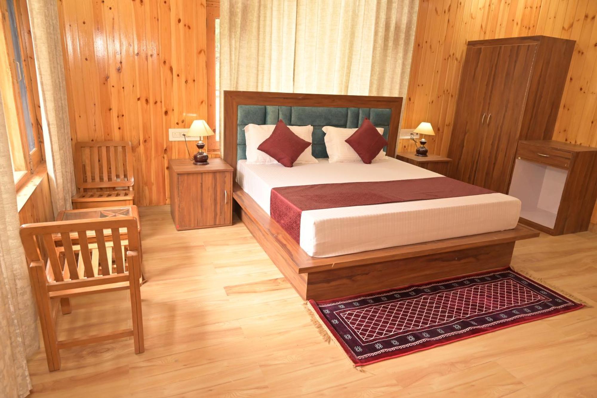 Hotel Royal Galaxy Tirthan Banjār Eksteriør bilde
