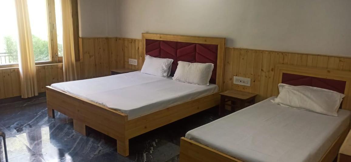 Hotel Royal Galaxy Tirthan Banjār Eksteriør bilde
