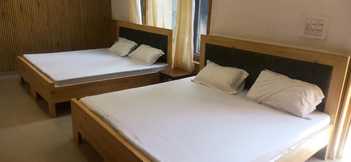 Hotel Royal Galaxy Tirthan Banjār Eksteriør bilde